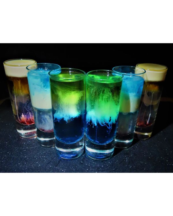 A happy jellyfish family.....Careful not to get to close, you may need a hospital after.