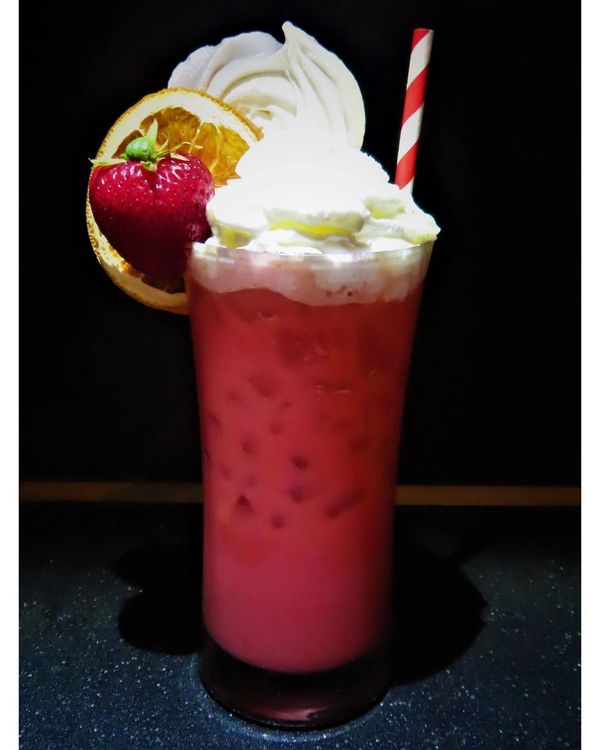 For all the strawberry lovers, a cocktail with a sweet house made cream and bursts of berry with eve
