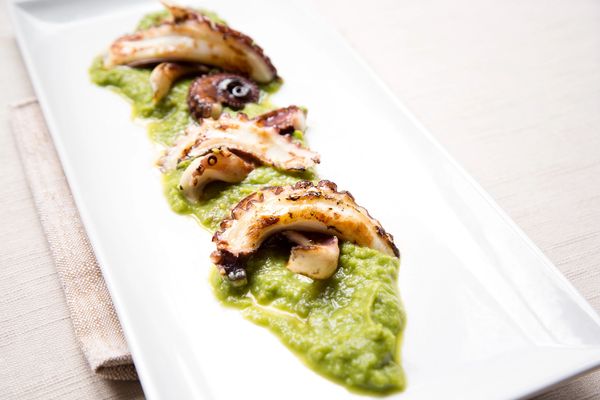 Polpo su crema di Fave di Carpino Ristorante il Giardino Gargano