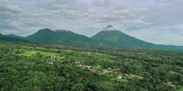 picture of arenal volcano