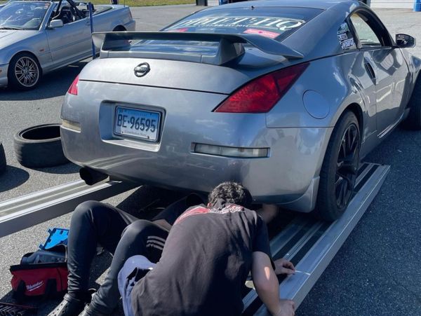 350z differential installation at a drift event