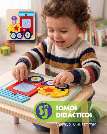 A happy toddler playing with educational wooden blocks and puzzles, featuring the 'Somos Didácticos'