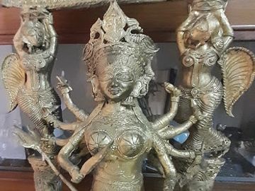 Base Auction Price: Rs. 38,000
Master Artisan: Mada Karmakar