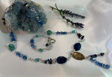 Chic necklace with blue aventurine, howlite, and agate beads.