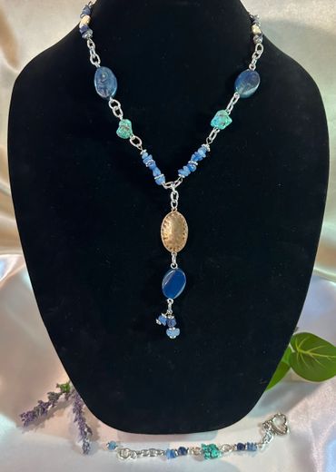 Vintage pendant necklace featuring blue aventurine, blue howlite, and blue agate.