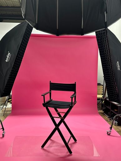Professional studio lighting setup with Godox equipment and pink seamless backdrop — Studio RED, Red