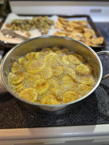 Hedges' Farm garden raised yellow squash.
