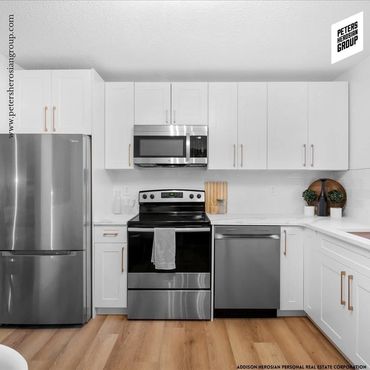 Upgraded kitchen, New appliances, quarts counter tops, Luxury Vinyl Plank flooring,