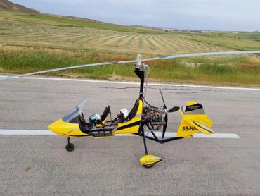 Two place gyrocopter