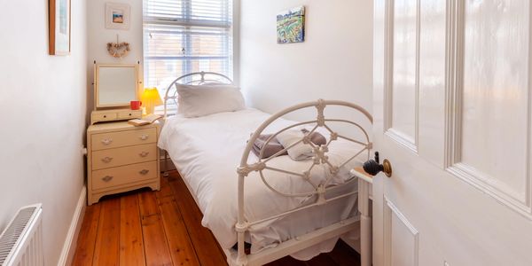Single bedroom