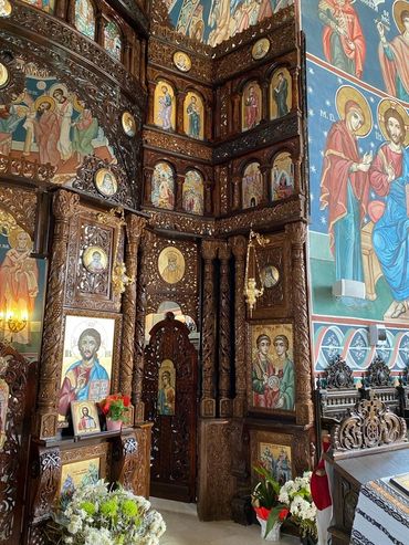 Catapeteasma pe rotund, catapeteasma frântă, catapeteasmă dreaptă, catapeteasmă din stejar masiv.