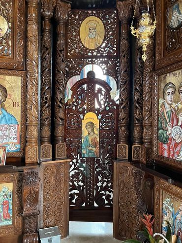 Catapeteasma pe rotund, catapeteasma frântă, catapeteasmă dreaptă, catapeteasmă din stejar masiv.