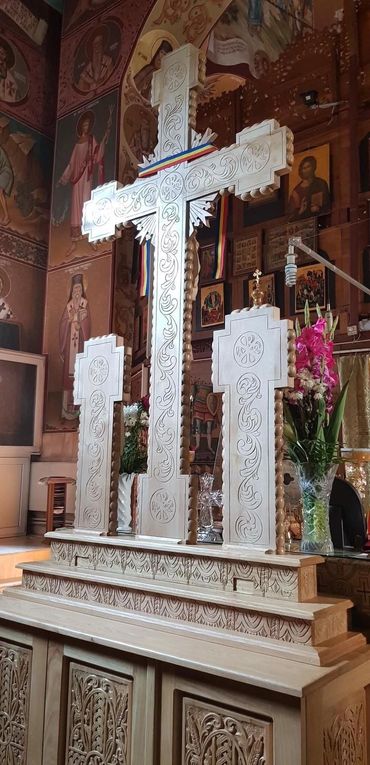 Cafas, Balustradă bisericească, Cruce sf Masă, Cruce cu suport si dulap, Cruce sculptată cu sfinți.