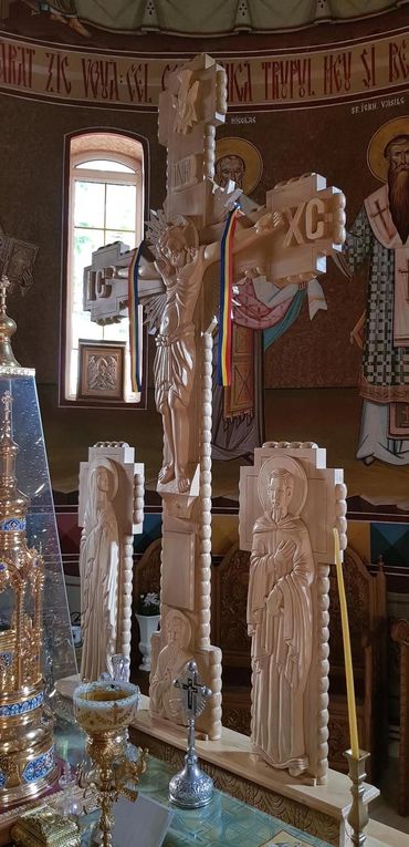 Cafas, Balustradă bisericească, Cruce sf Masă, Cruce cu suport si dulap, Cruce sculptată cu sfinți.