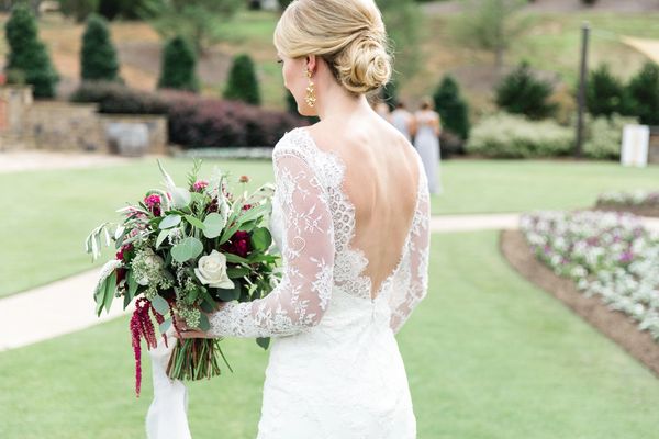 bride holding bouquet