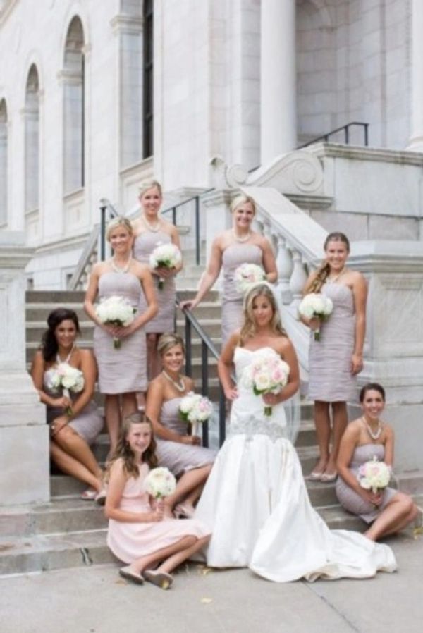 bridal party holding bouquets