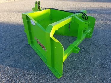 Super-scoop nut gatherer, windrow maker for end rows, row maker