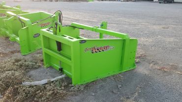 Super-scoop nut gatherer, windrow maker for end rows, row maker
