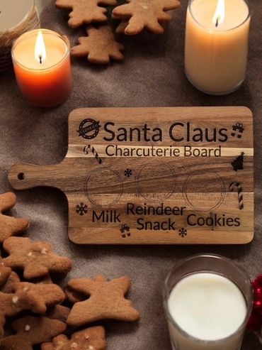 Christmas charcuterie board for Santa and reindeer.
#Charcuterie #Christmas #Santa #Reindeer