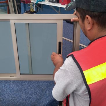 Operador, inspección, revisión de mano de obra, inspección a ventana