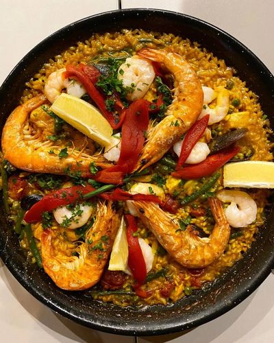 Seafood paella