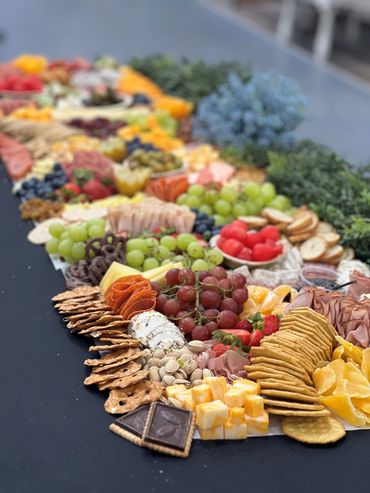 Grazing table for 75