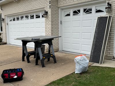 window screen repair in driveway in Geneva Illinois