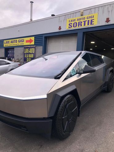 SUV Car wash
SUV Lave auto