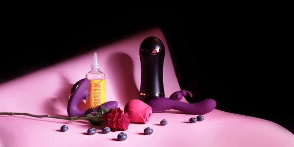 Lubricante y juguetes para adultos