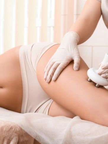 Body contouring treatment on thigh.