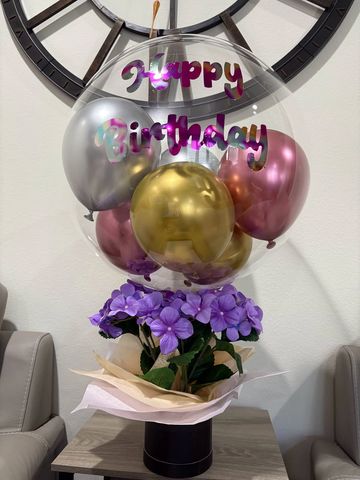 Customized gift of balloon arrangement, balloon bouquet with flowers