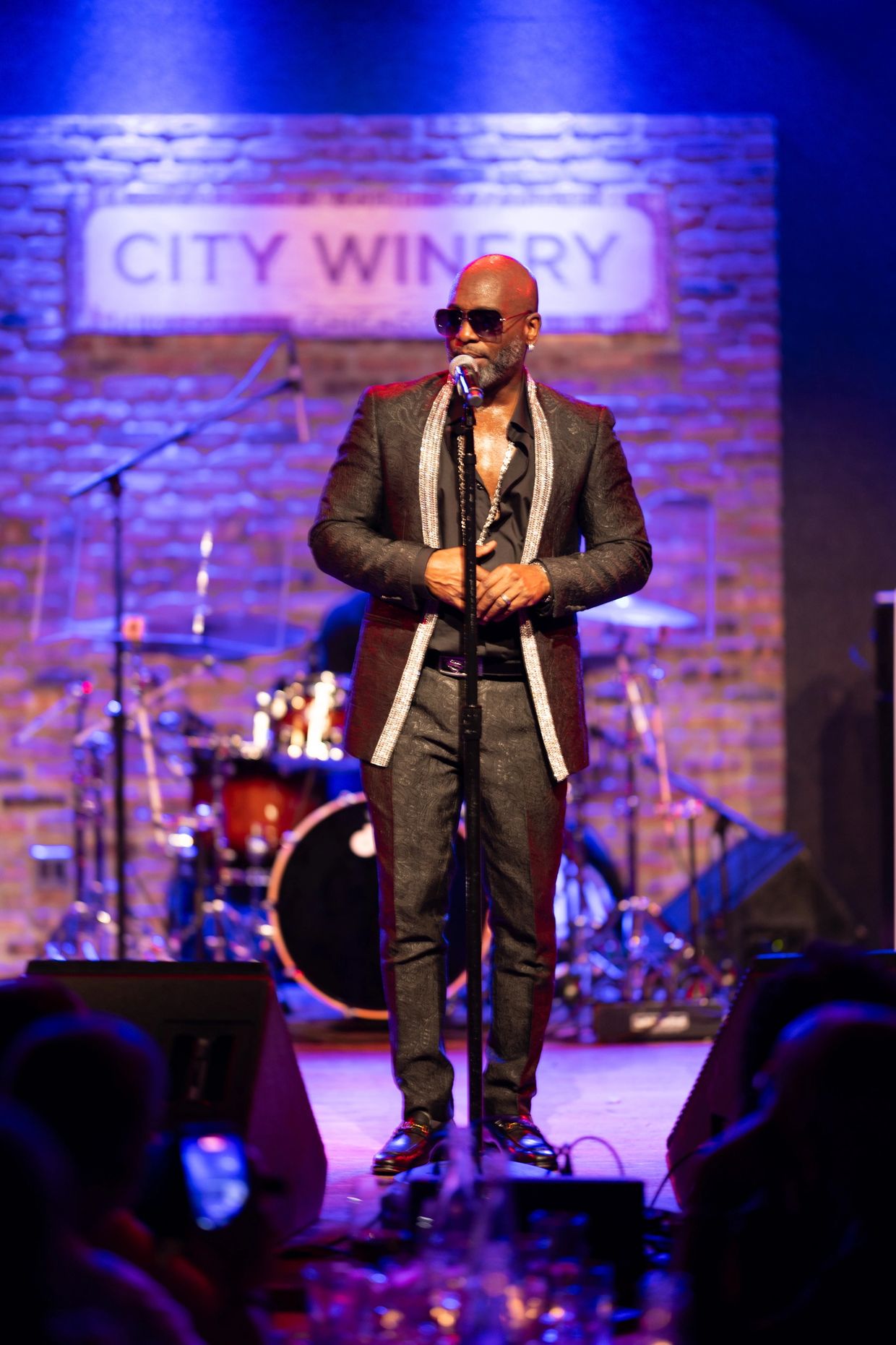 KING OF POETRY BLAQ ICE SELLS OUT THE CITY WINERY CHICAGO in the BEST OF BOTH WORLDS concert