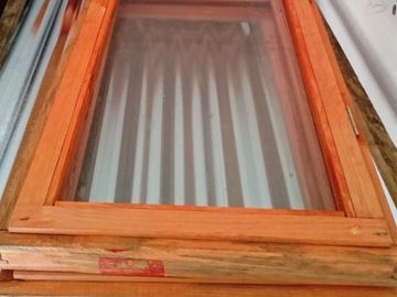 Wendy house window
single window
Timber window
Wooden window