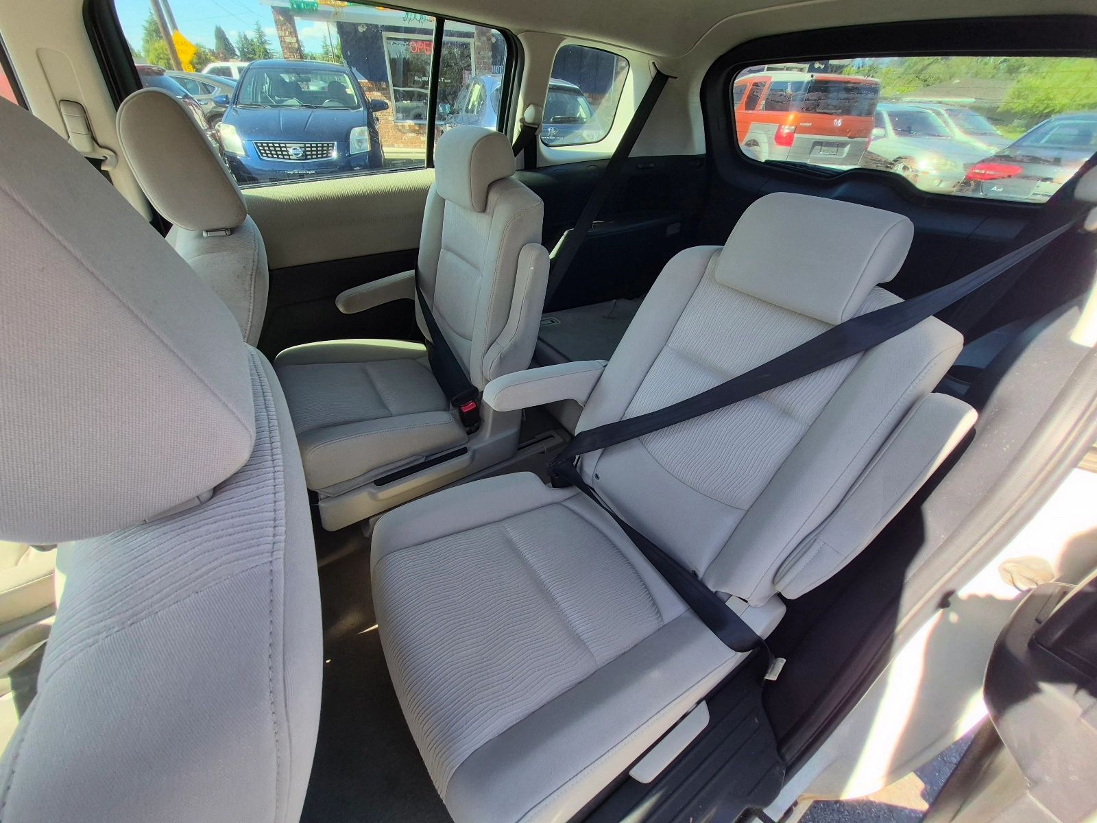 2009 Mazda MAZDA5 Touring - Photo 12