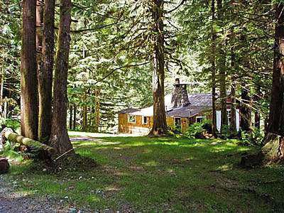 secluded riverfront cabin rental near Skykomish River