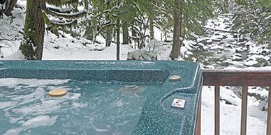 hot tub in snowy weather