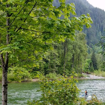 play on the Skykomish River