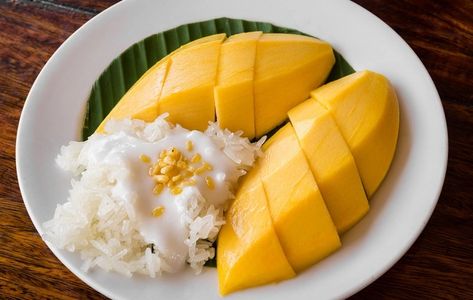 Mango sticky rice is Thai desserts that has been long popular choice for many people.
