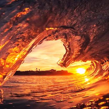 Sunshine inside a breaking wave. Photo by Hernan Pauccara from Pexels.
