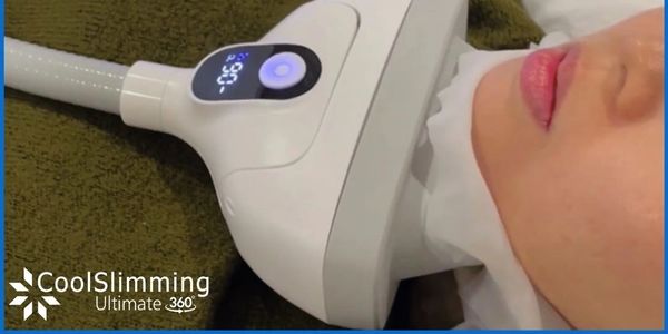 CoolSlimming device used on a person's chin area.