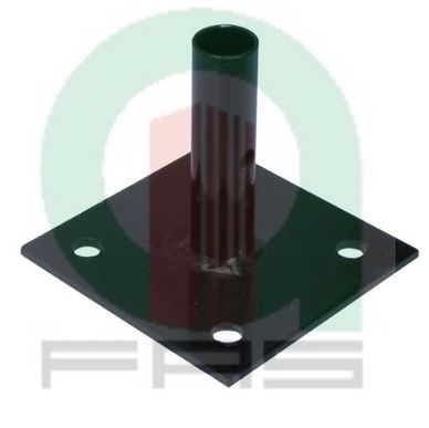 Base metálica de 15 x 15 cms y espiga para insertar en la pata del andamio. Protege y estabiliza