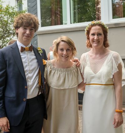 Freie Traurednerin mit Brautpaar in Bochum