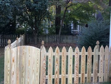 Semi-private privacy fence
