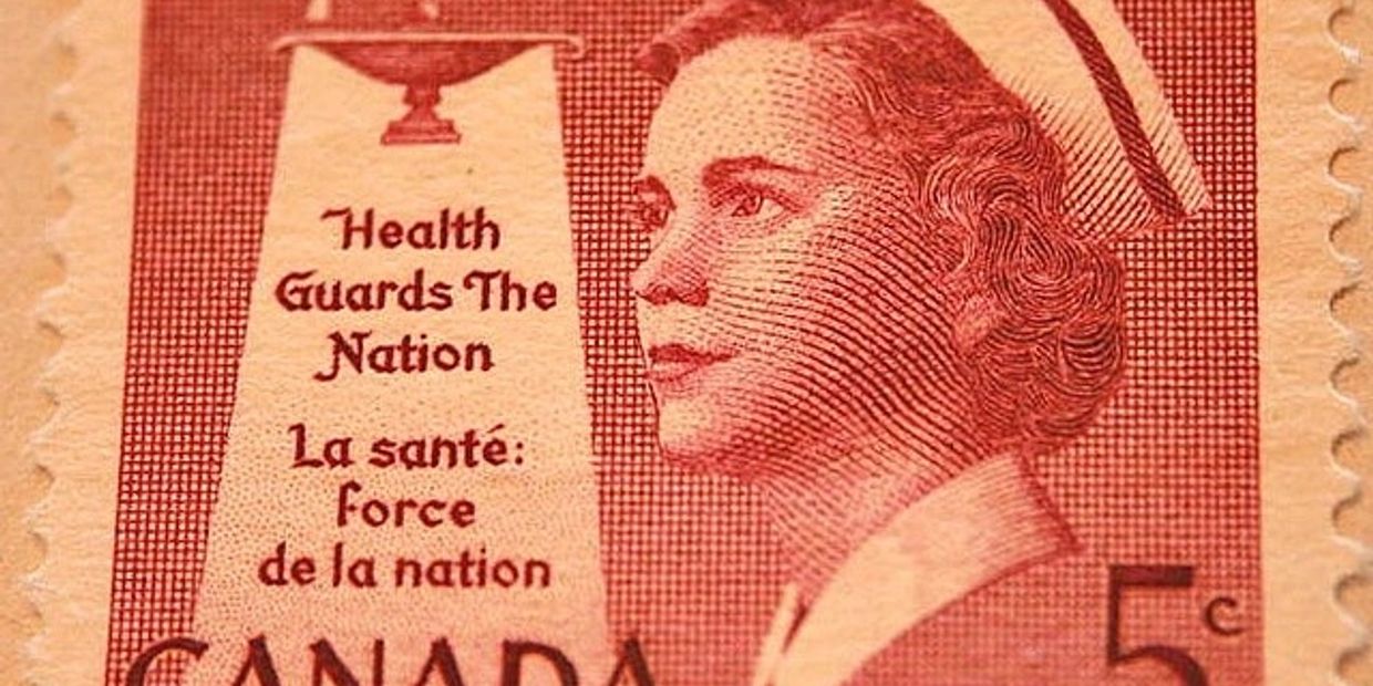 这张纪念邮票强调了健康对加拿大个体以及整个国家的重要性。戴着帽子的护士和灯(象征着高尚的护理专业)都强调了国民健康的理想。近年来,公共卫生在加拿大取得了很大进展。通过健康计划,教育为健全的身体,改善的