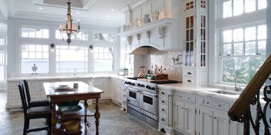 At Woodworks Kitchen & Bath Designs we understand the myriad demands of kitchens and baths today and the remodeling budgets they must meet. Our kitchen cabinets are offered in a wide variety of styles and meet consumer demand for durability, environmental consciousness and investment value.
We believe in the integrity and durability of our kitchen cabinet lines. From small to large budget projects we offer a wide array of styles and finishes to complete your unique vision and satisfy your demand for high quality and dependable performance.