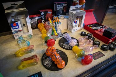 All you smoking supplies rolling papers, pipes, bongs, dab rigs,puffcos.