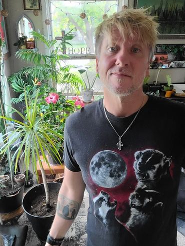 Singer songwriter Josh Lucas