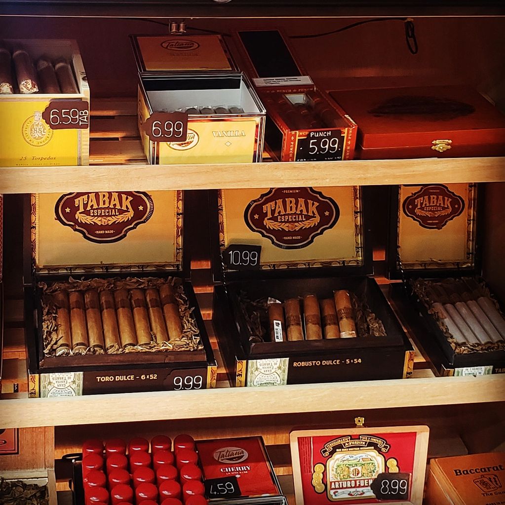 ultra-rich Nicraguan tobaccos with the finest coffee essences from the fertile lush mountains of Jin