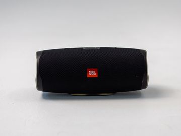 JBL Charge 4 bluetooth speaker so you can vibe during your shoots.