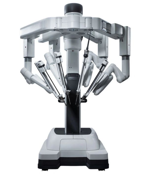 Da Vinci XI Robotic Surgical platform used by Mr Raymond Oliphant